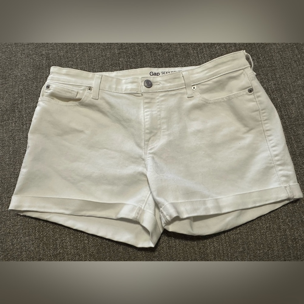 Gap Sexy Boyfriend Short Women’s Size 10/30 
White Pre-Owned